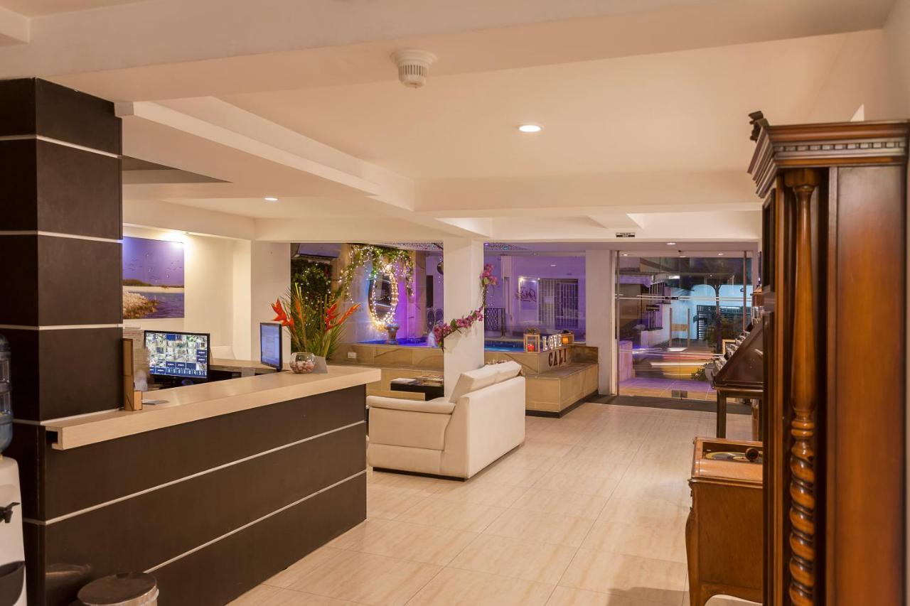 קאלי Aqua Granada Hotel מראה חיצוני תמונה