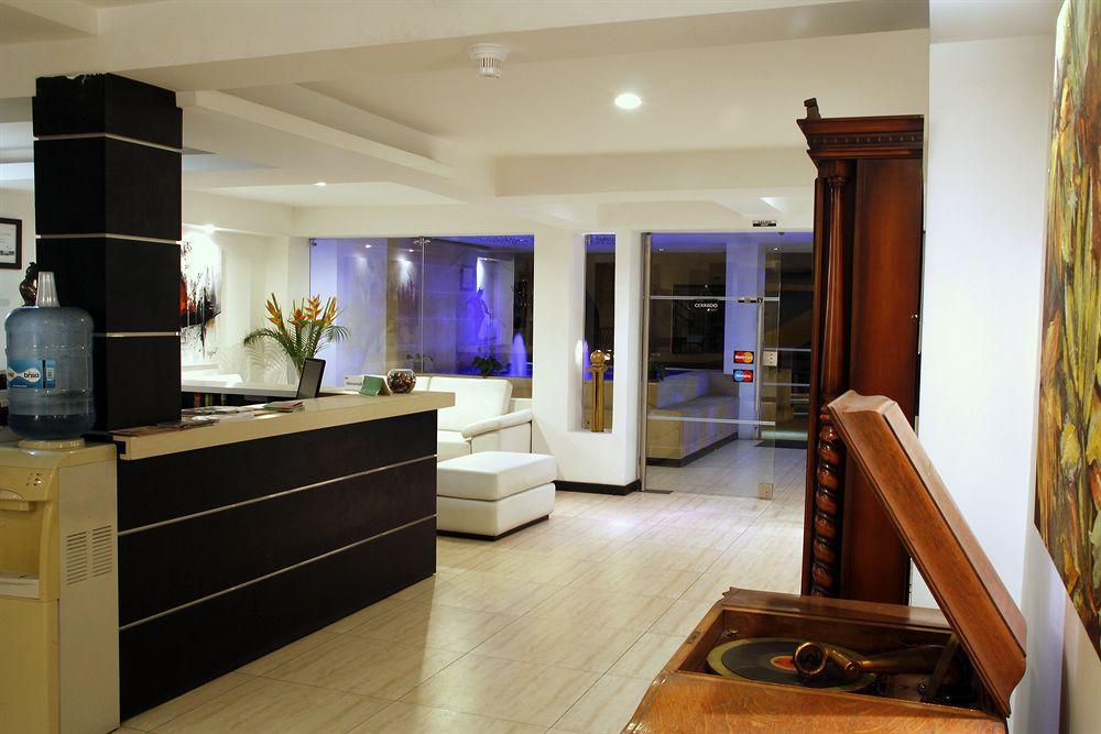 קאלי Aqua Granada Hotel מראה חיצוני תמונה