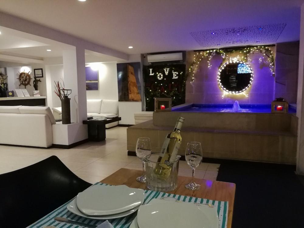 קאלי Aqua Granada Hotel מראה חיצוני תמונה