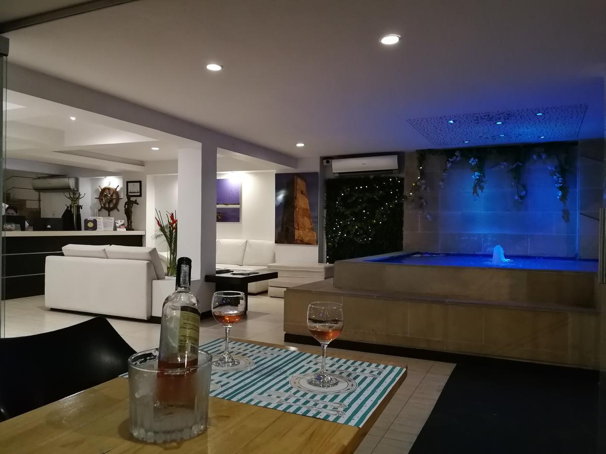 קאלי Aqua Granada Hotel מראה חיצוני תמונה