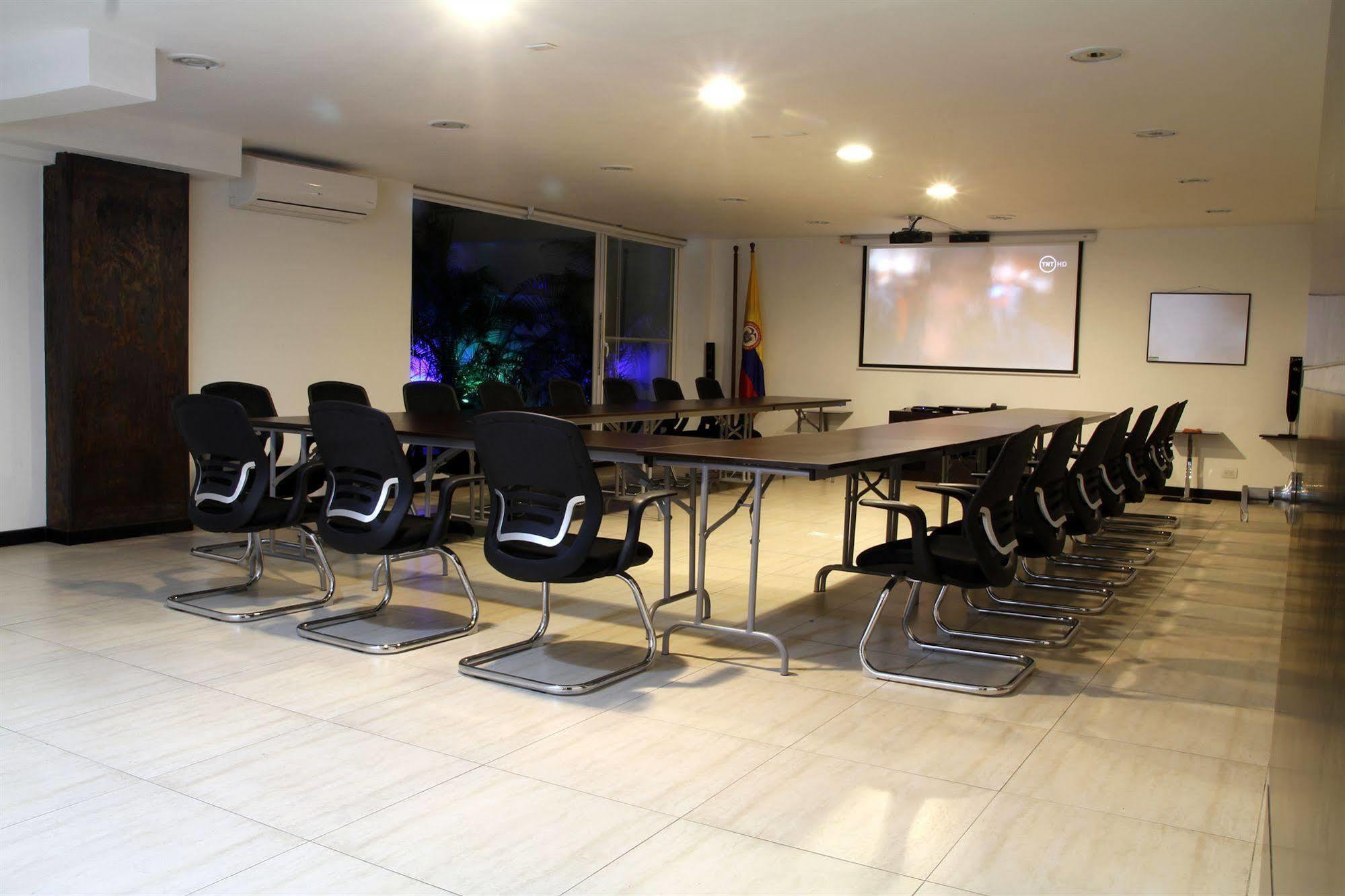קאלי Aqua Granada Hotel מראה חיצוני תמונה