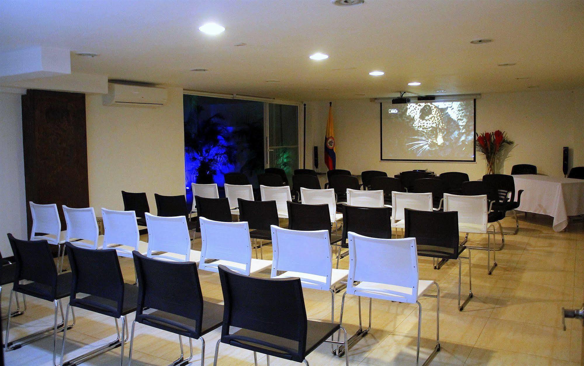 קאלי Aqua Granada Hotel מראה חיצוני תמונה